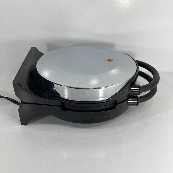 VillaWare Perfect Waffler Round Waffle Maker 3000 Chrome Tested - Great Shape - Picture 2 of 7
